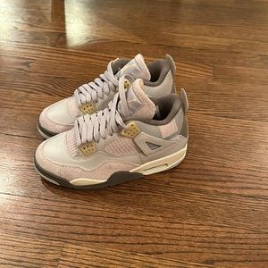 Men’s Jordan 4 light grey size 3.5 in excellent condition never worn before